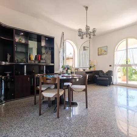 Delle Pomelie Villa
