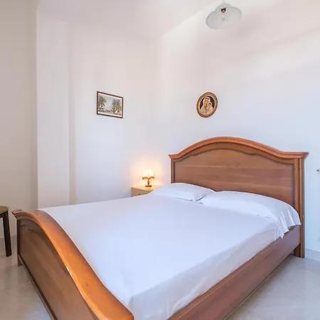 Delle Pomelie Villa *